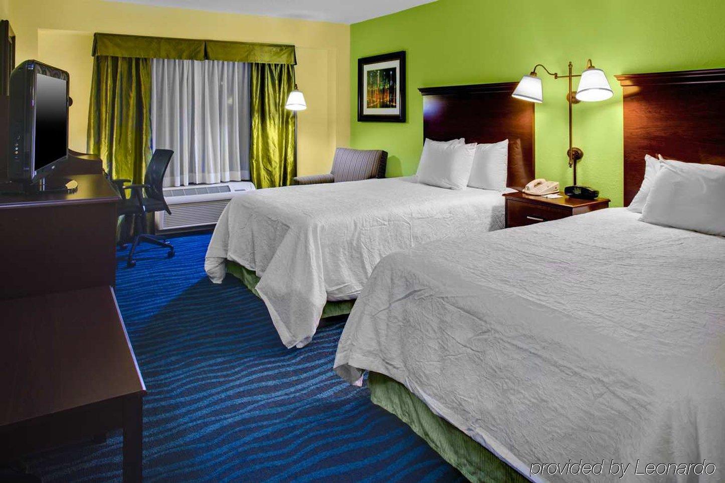 Hampton Inn Atlanta Perimeter Center Sandy Springs Room photo