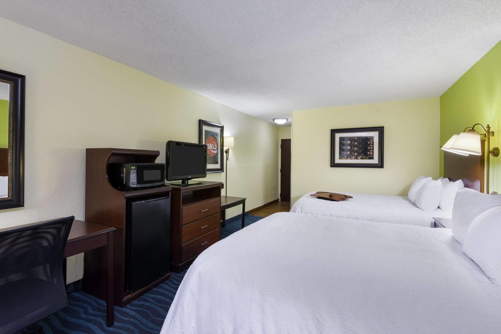 Hampton Inn Atlanta Perimeter Center Sandy Springs Exterior photo