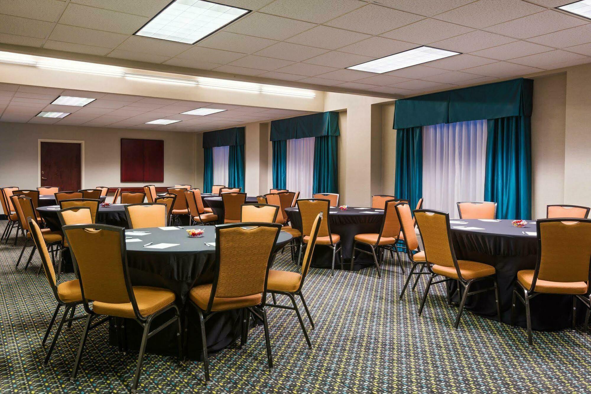 Hampton Inn Atlanta Perimeter Center Sandy Springs Exterior photo